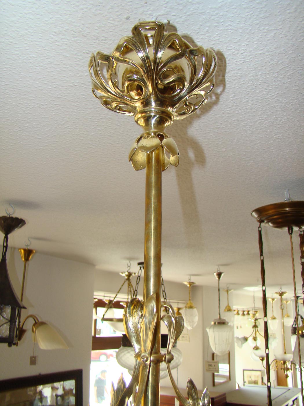 antike Jugendstil Deckenlampe Messing mit 3 Glasschirmen