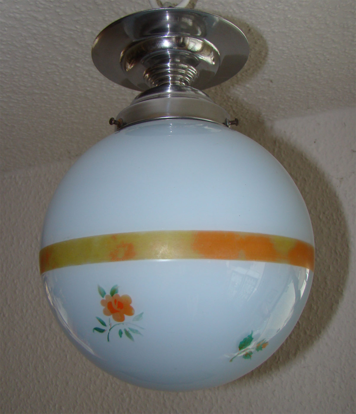 antike ArtDeko Deckenlampe mit Kugelglasschirm mit Blumenmuster