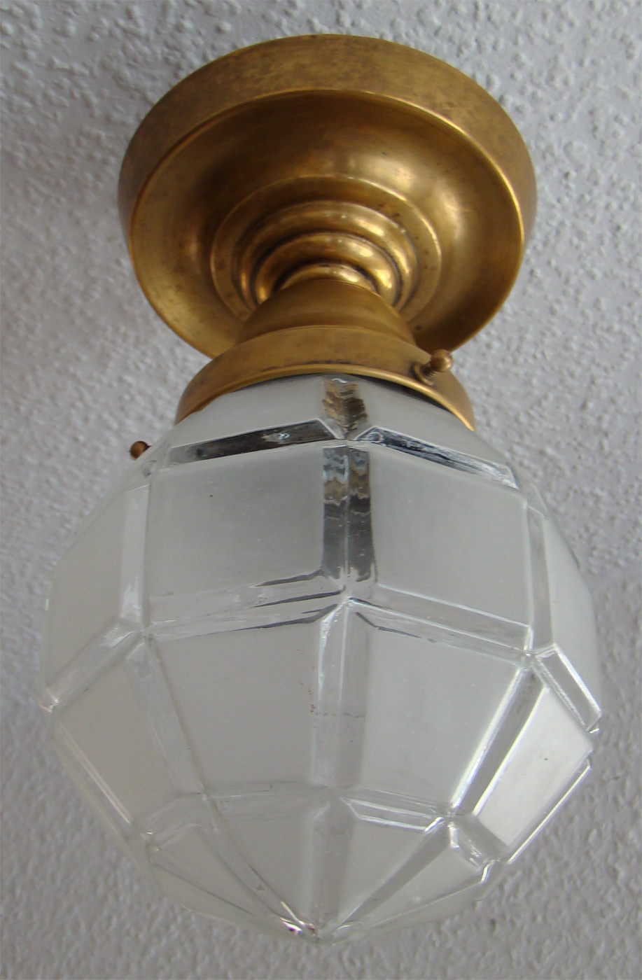 antike kurze Messing Flur Deckenlampe mit Kugel Glasschirm